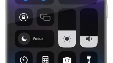 Capture d'écran de Control Center iOS 18 - Easy iOS Control Center 2